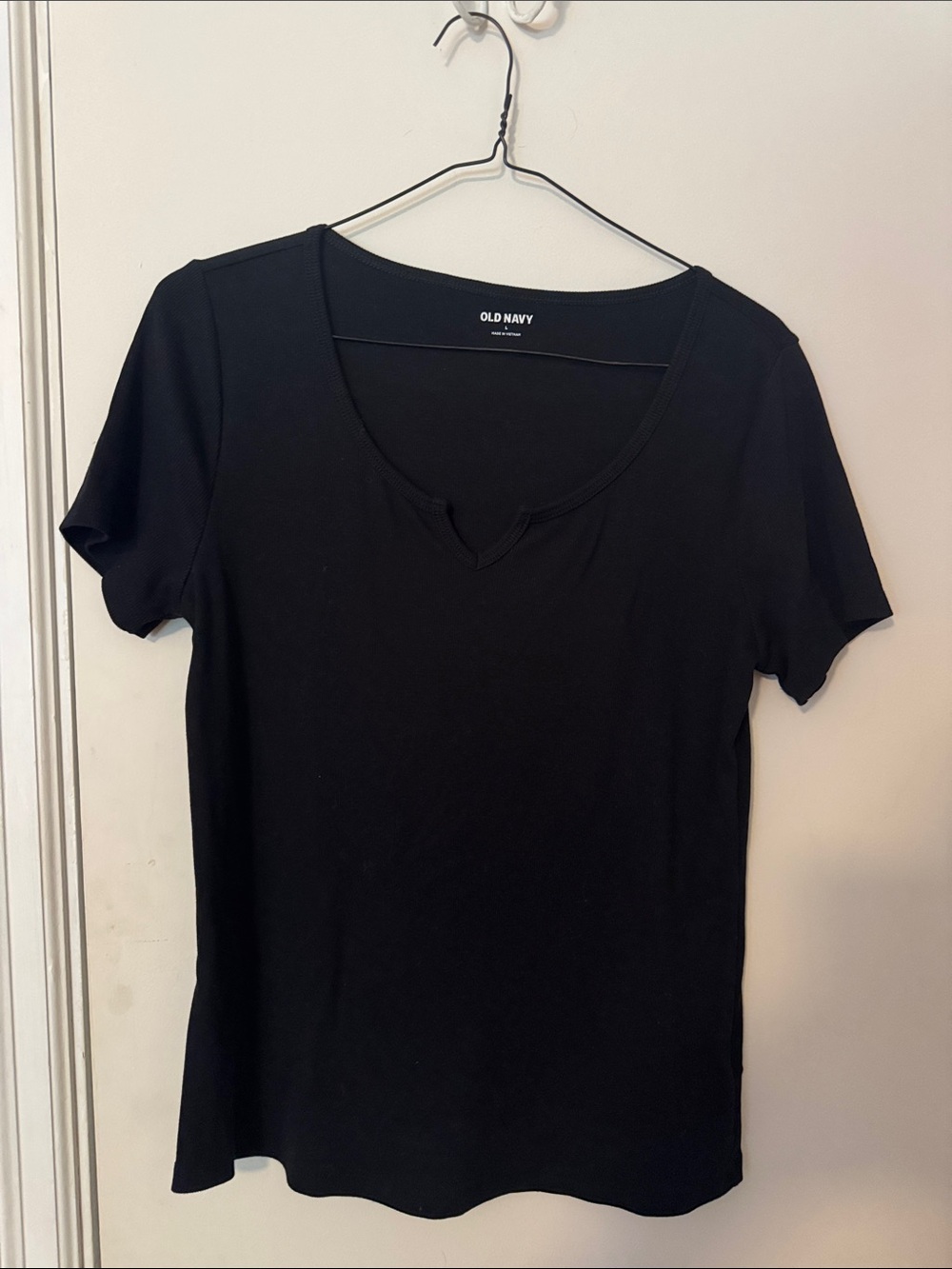 Old Navy Black Short Sleeve Scoop Neck Tee